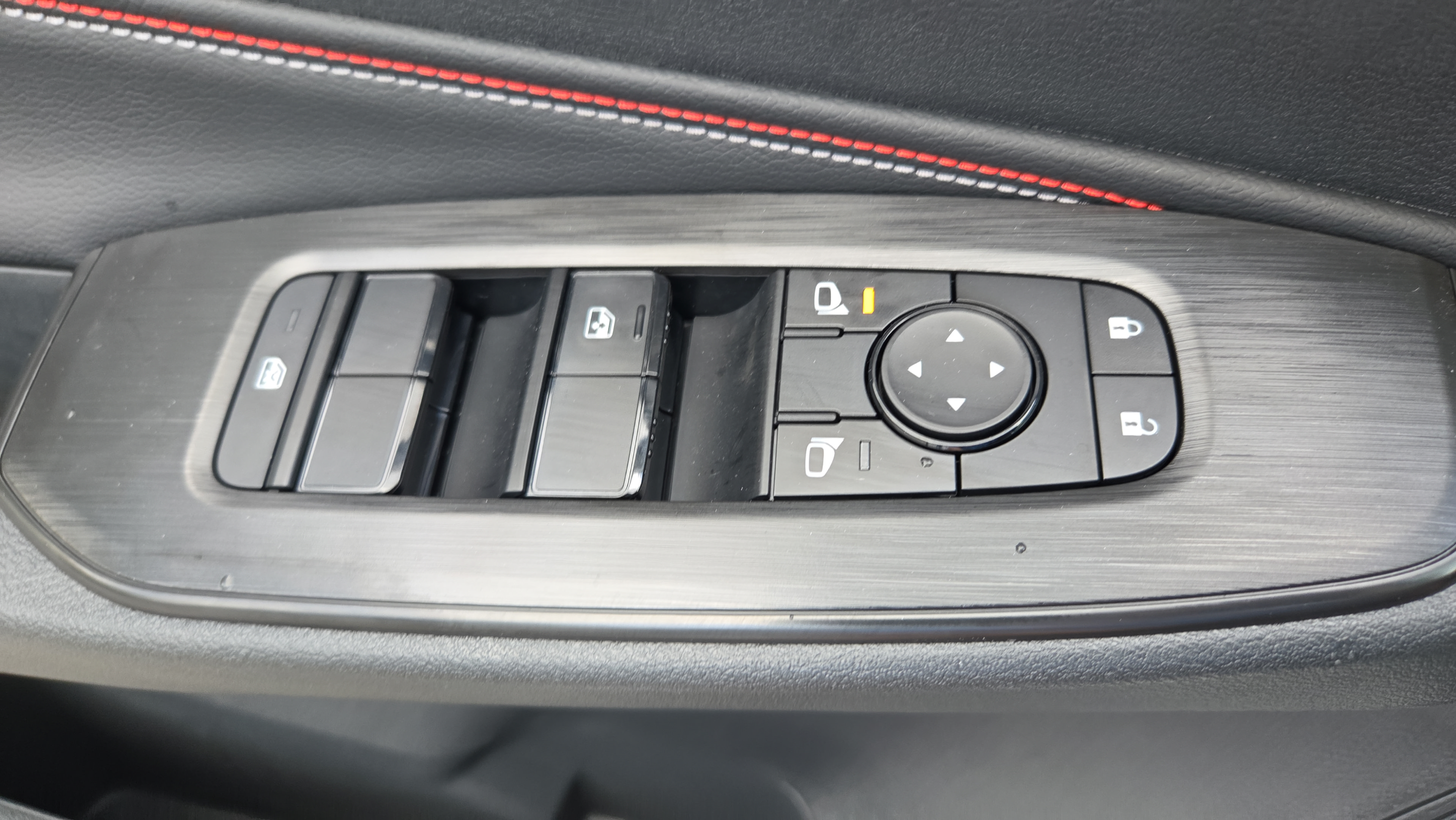 New 2027 Nissan Sentra SR w/ Floor Mat Package FWD image 29
