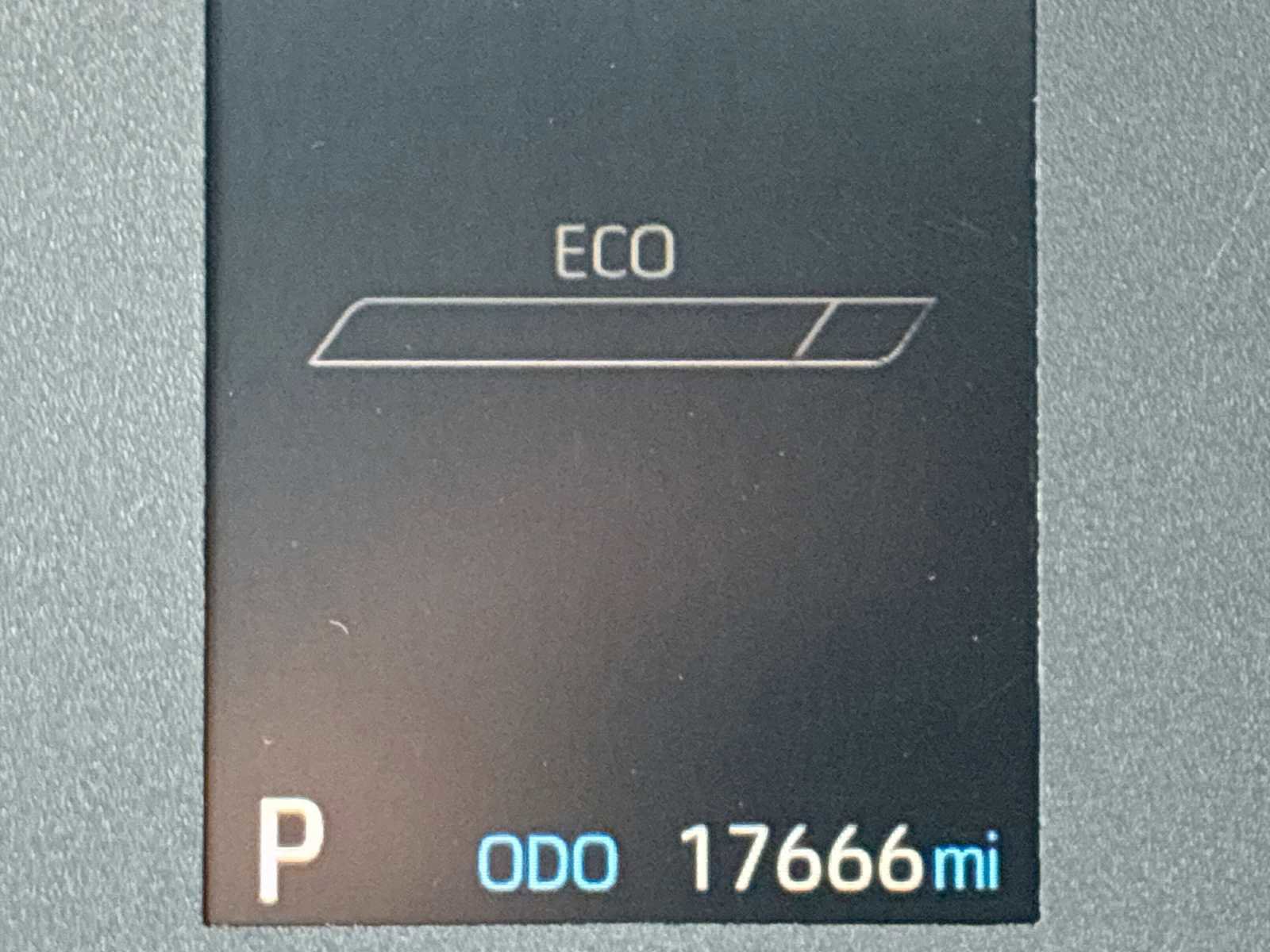 Used 2023 Toyota Corolla Cross LE image 12