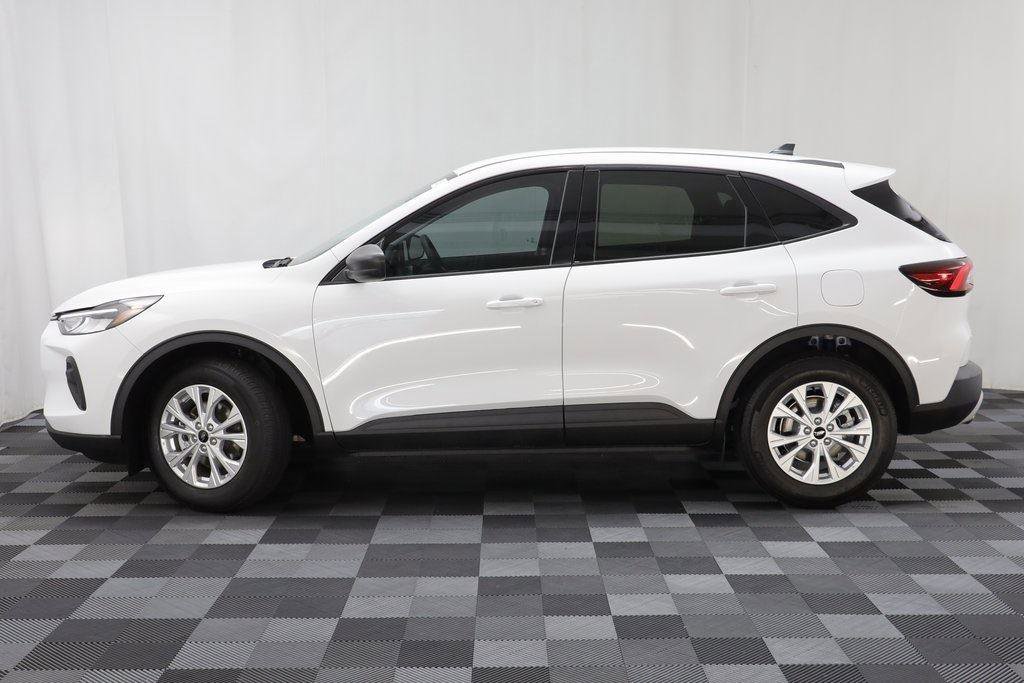 Used 2025 Ford Escape Active image 4