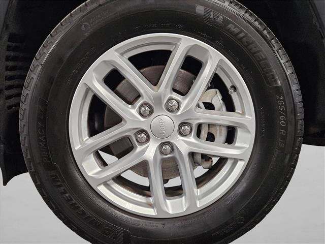 Used 2024 Jeep Grand Cherokee Laredo X RWD image 23