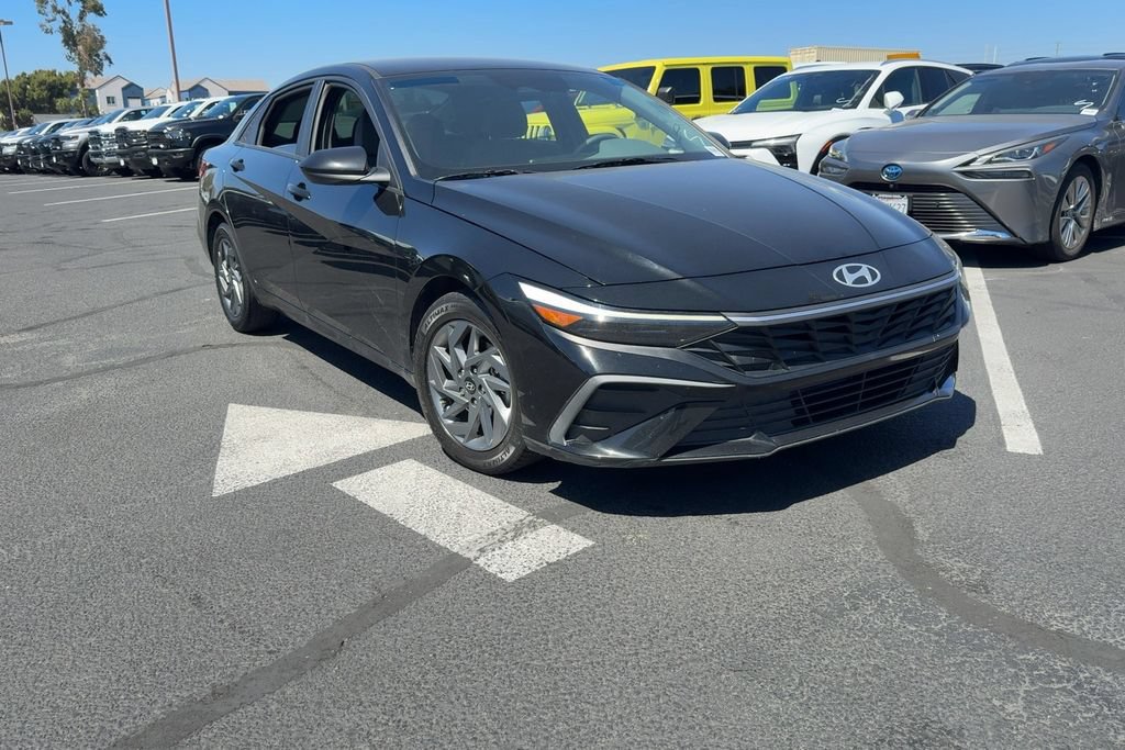 Used 2024 Hyundai Elantra SEL FWD image 3