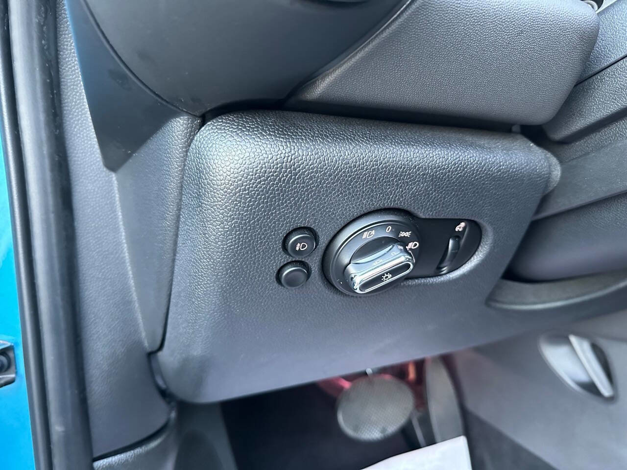 Used 2019 MINI Cooper S w/ Premium Package image 12