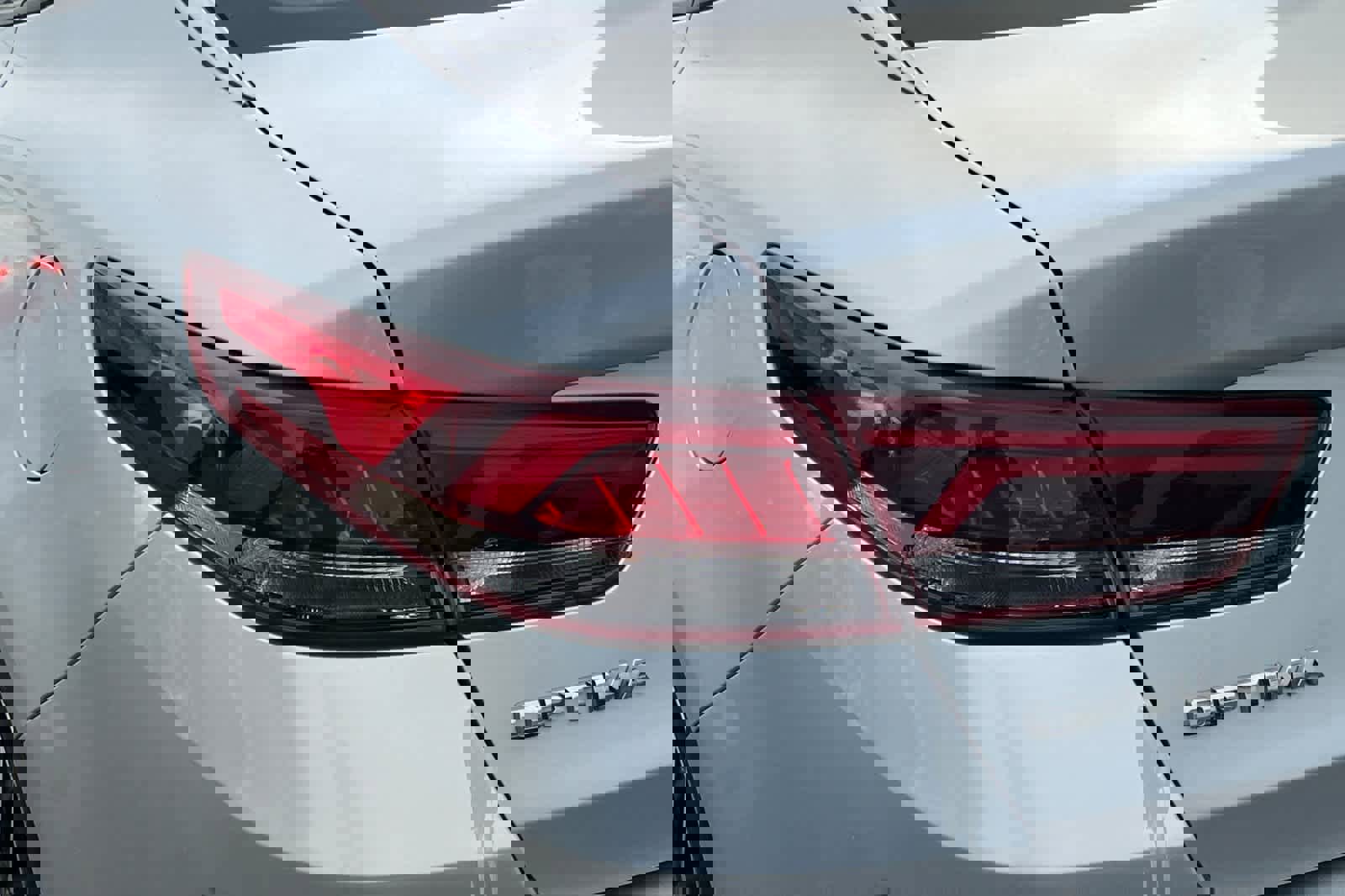 Used 2020 Kia Optima SE image 20