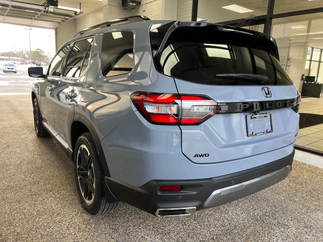 New 2026 Honda Pilot Touring image 4
