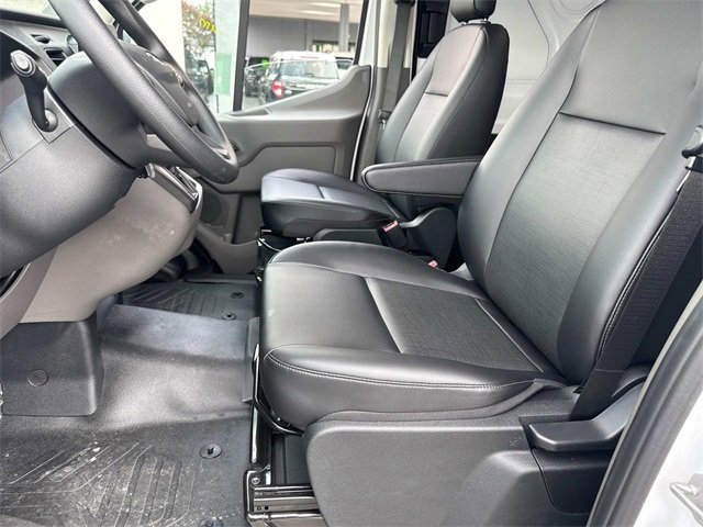New 2025 Ford Transit 250 148 Medium Roof image 19