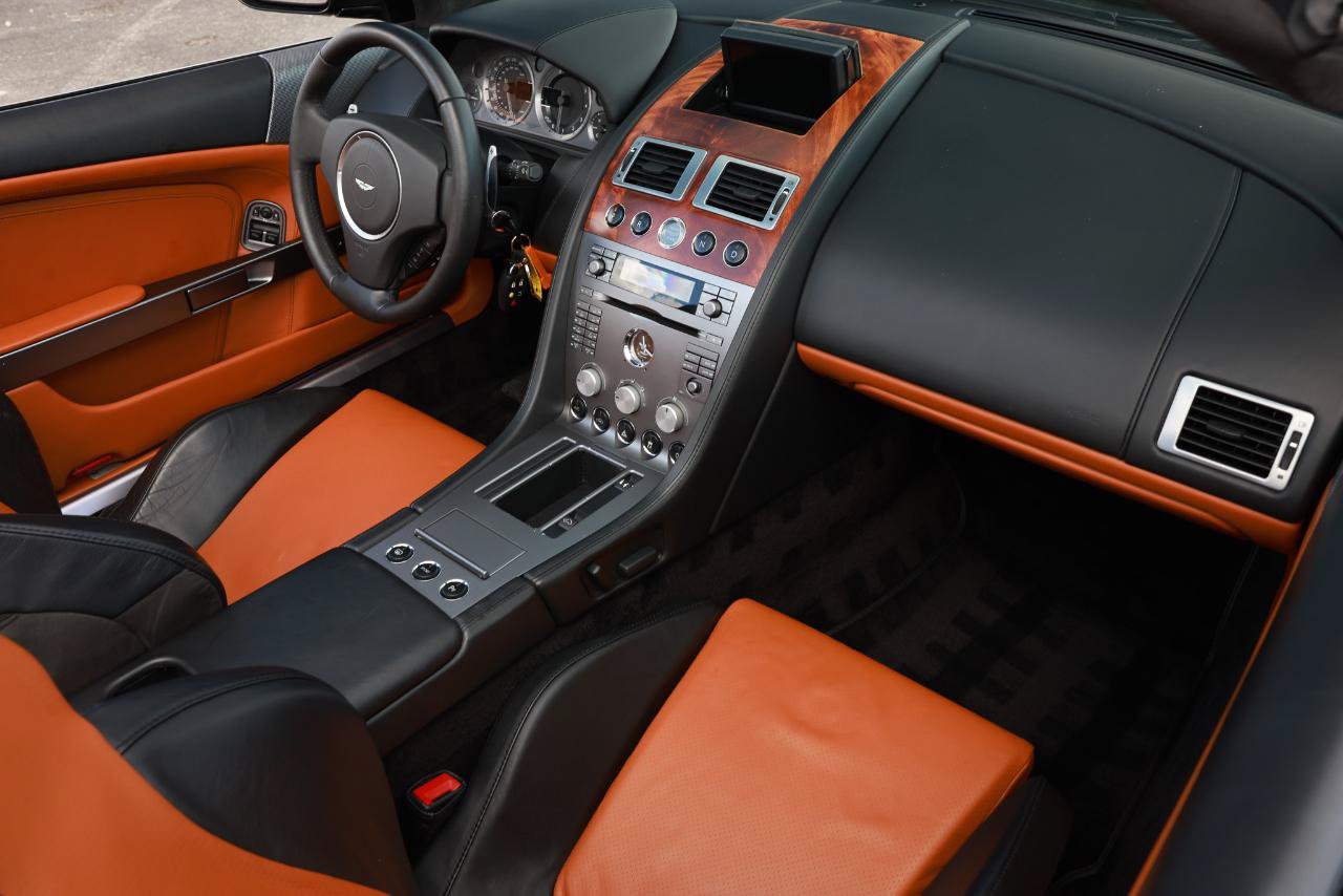 Used 2006 Aston Martin DB9 Volante RWD image 12