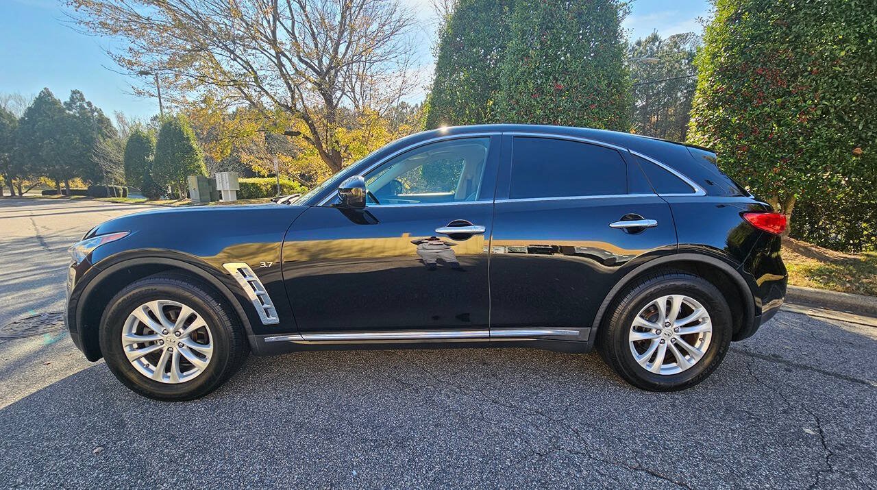 Used 2017 INFINITI QX70 2WD image 2