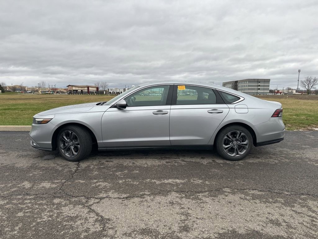 Used 2023 Honda Accord EX image 7