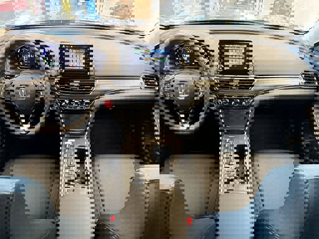 Used 2022 Honda Accord Hybrid image 16