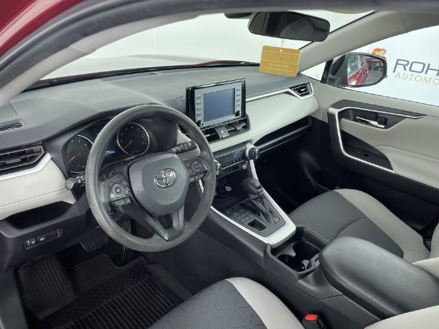 Used 2021 Toyota RAV4 XLE AWD/4WD image 19