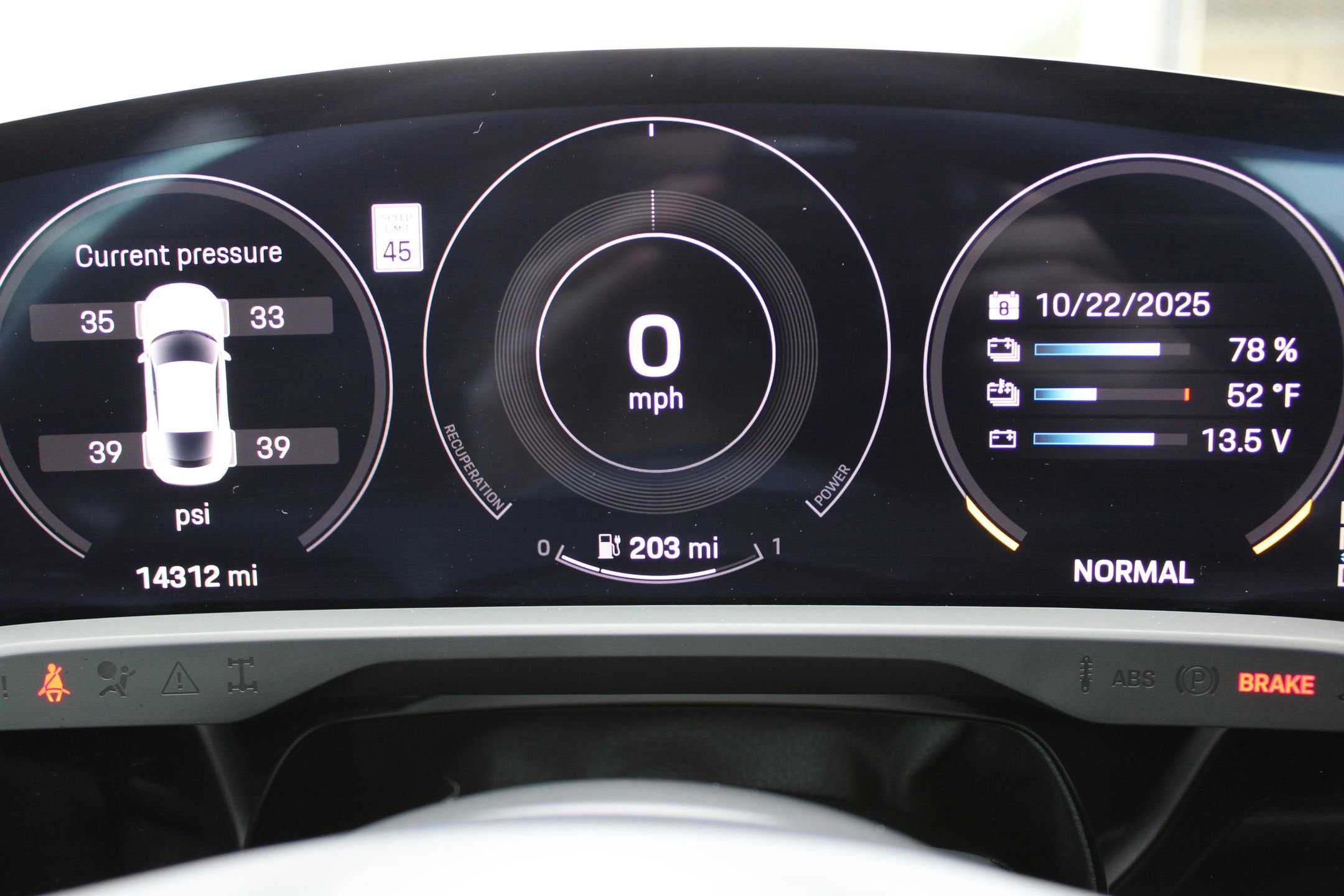 Used 2023 Porsche Taycan GTS image 16