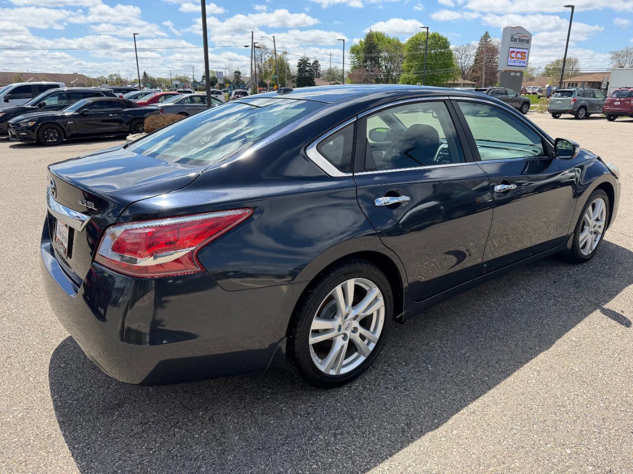 Used 2013 Nissan Altima 3.5 SL w/ Technology Pkg FWD image 5