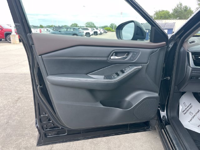 Used 2023 Nissan Rogue SL AWD/4WD image 20