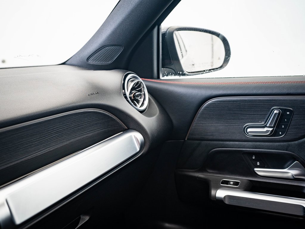 Certified 2022 Mercedes-Benz GLB 35 AMG 4MATIC image 34