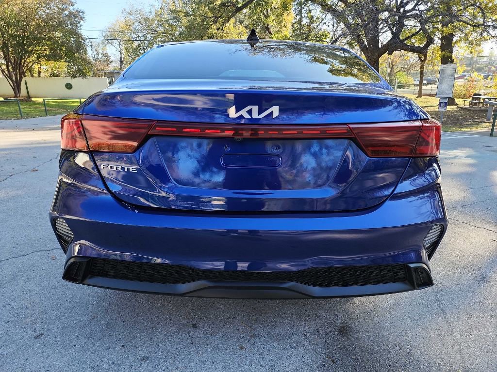 Used 2022 Kia Forte LXS image 4