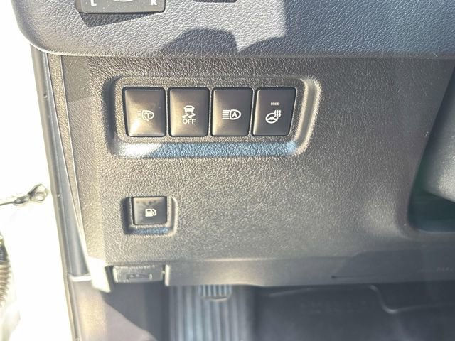 Used 2023 Lexus GX 460 Premium w/ Accessory Package image 16