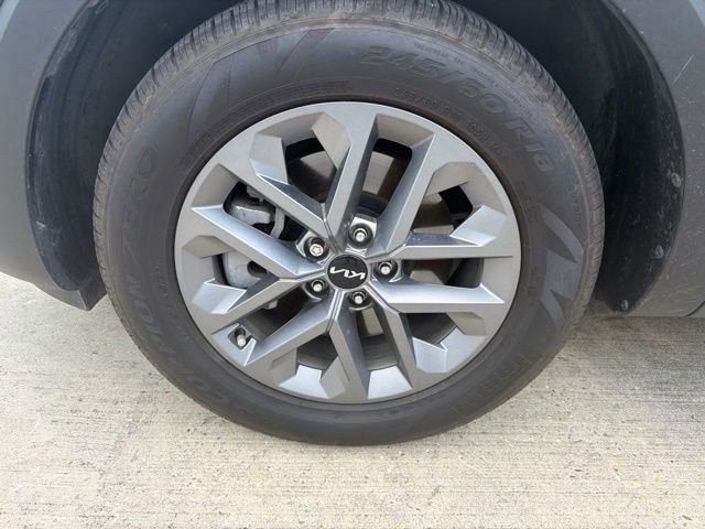 Used 2023 Kia Telluride LX FWD image 9