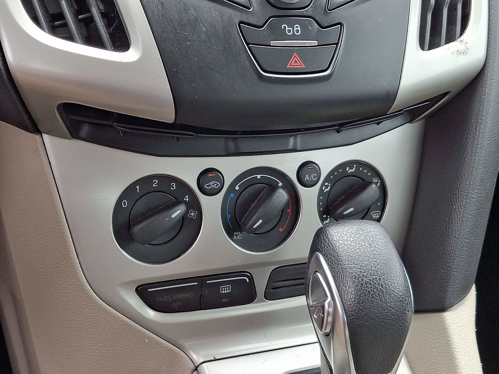 Used 2012 Ford Focus SE FWD image 15