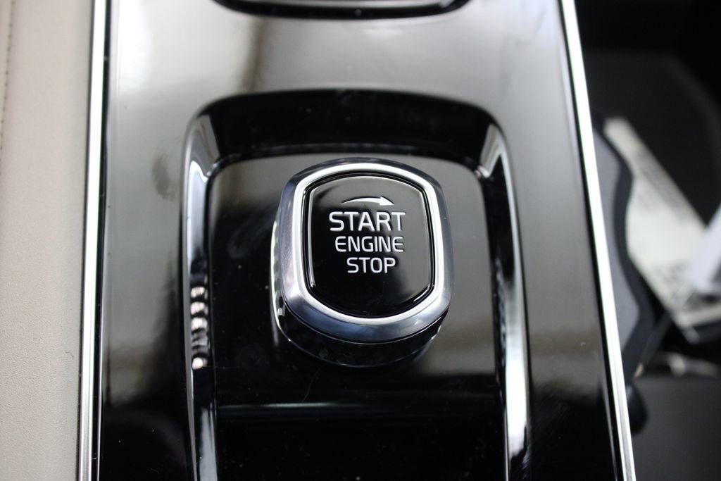 New 2026 Volvo XC90 B6 Plus w/ Protection Package image 11