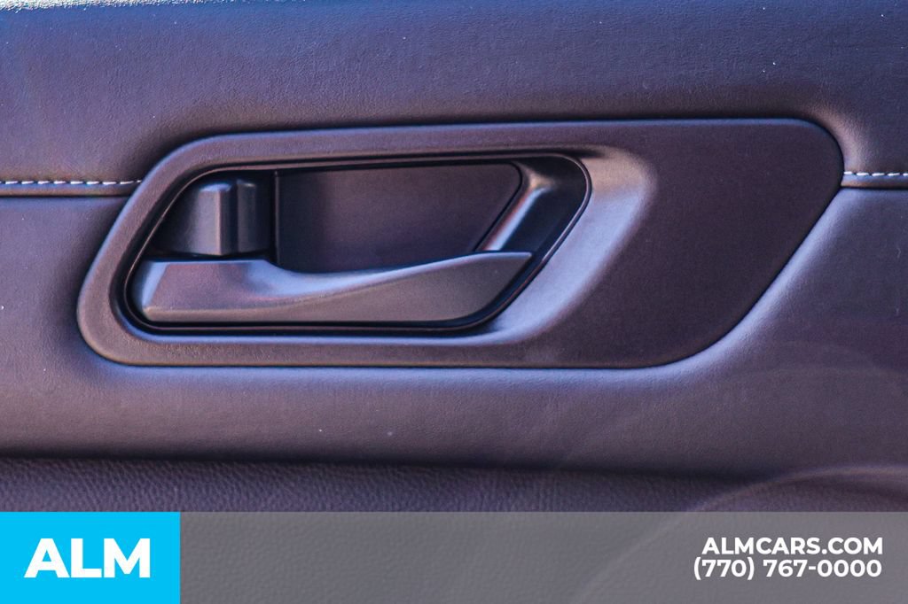 Used 2025 Nissan Pathfinder SV FWD image 50