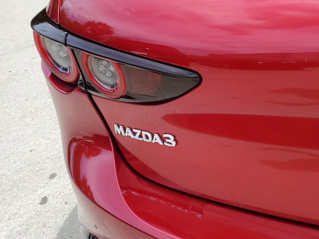 Used 2019 MAZDA MAZDA3 Hatchback w/ Premium Package FWD image 7