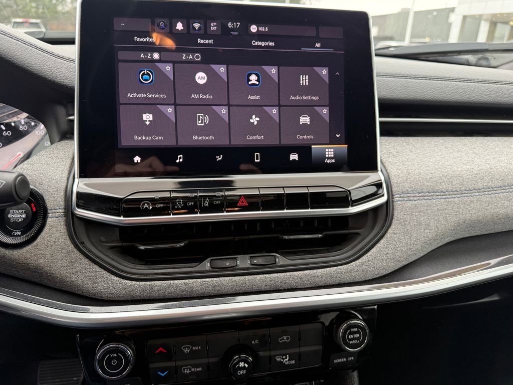 Used 2024 Jeep Compass Latitude image 18