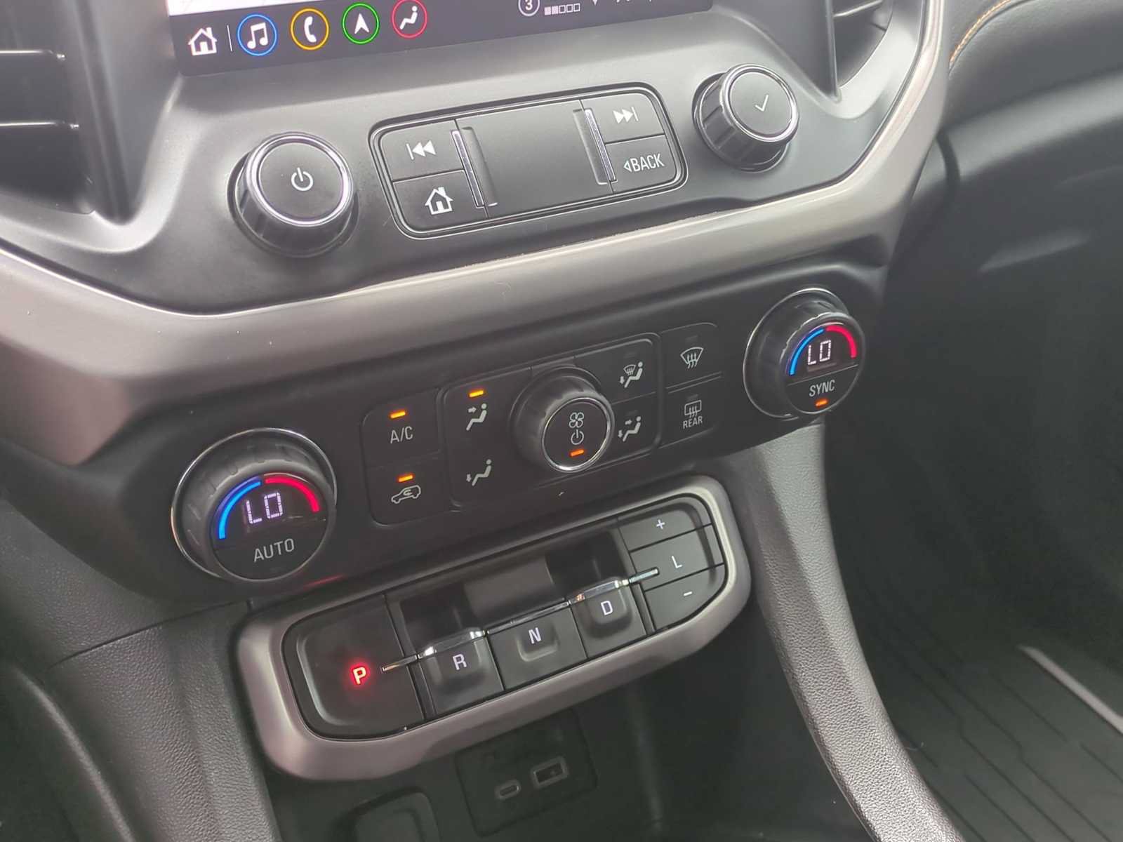 Used 2021 GMC Acadia AT4 w/ Trailering Package AWD/4WD image 18