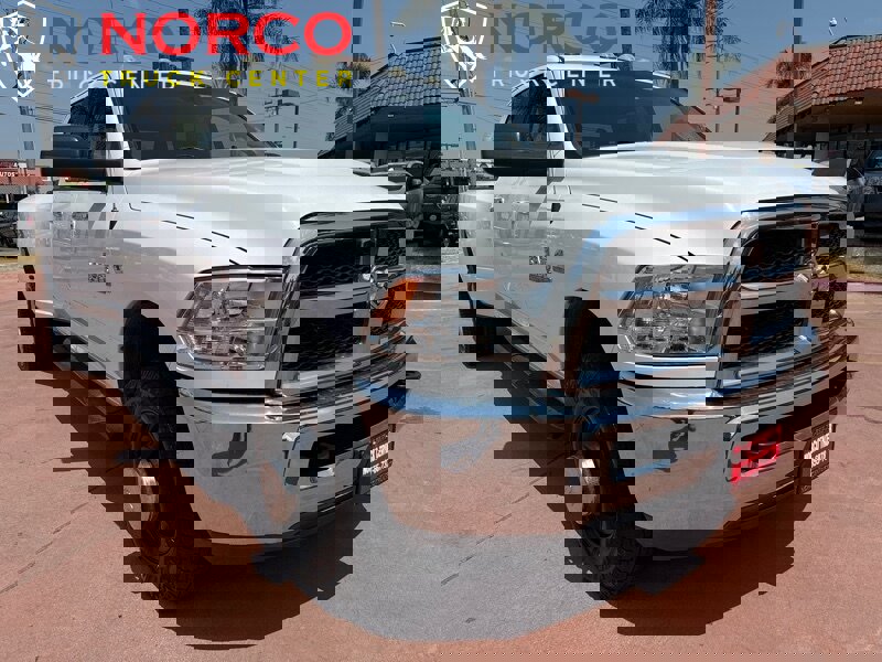 Used 2018 RAM 3500 SLT image 2