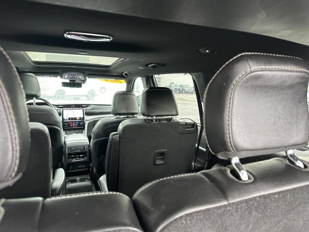 Used 2024 Jeep Grand Cherokee L Limited w/ Luxury Tech Group II AWD/4WD image 13