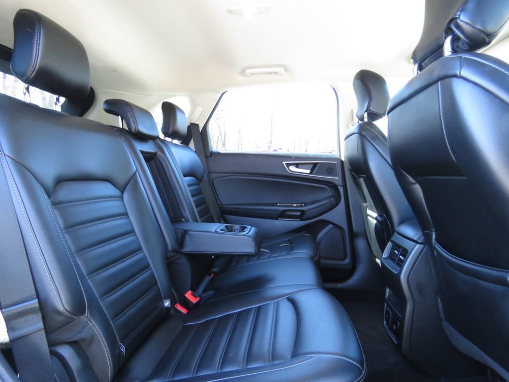Used 2019 Ford Edge SEL w/ Equipment Group 201A AWD/4WD image 16