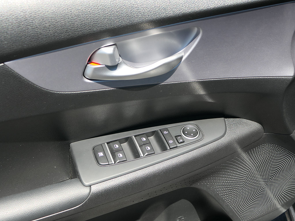 Used 2024 Kia Forte LXS w/ LXS Technology Package FWD image 14