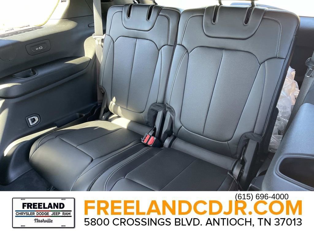 New 2025 Jeep Grand Cherokee L Limited w/ Luxury Tech Group II image 19