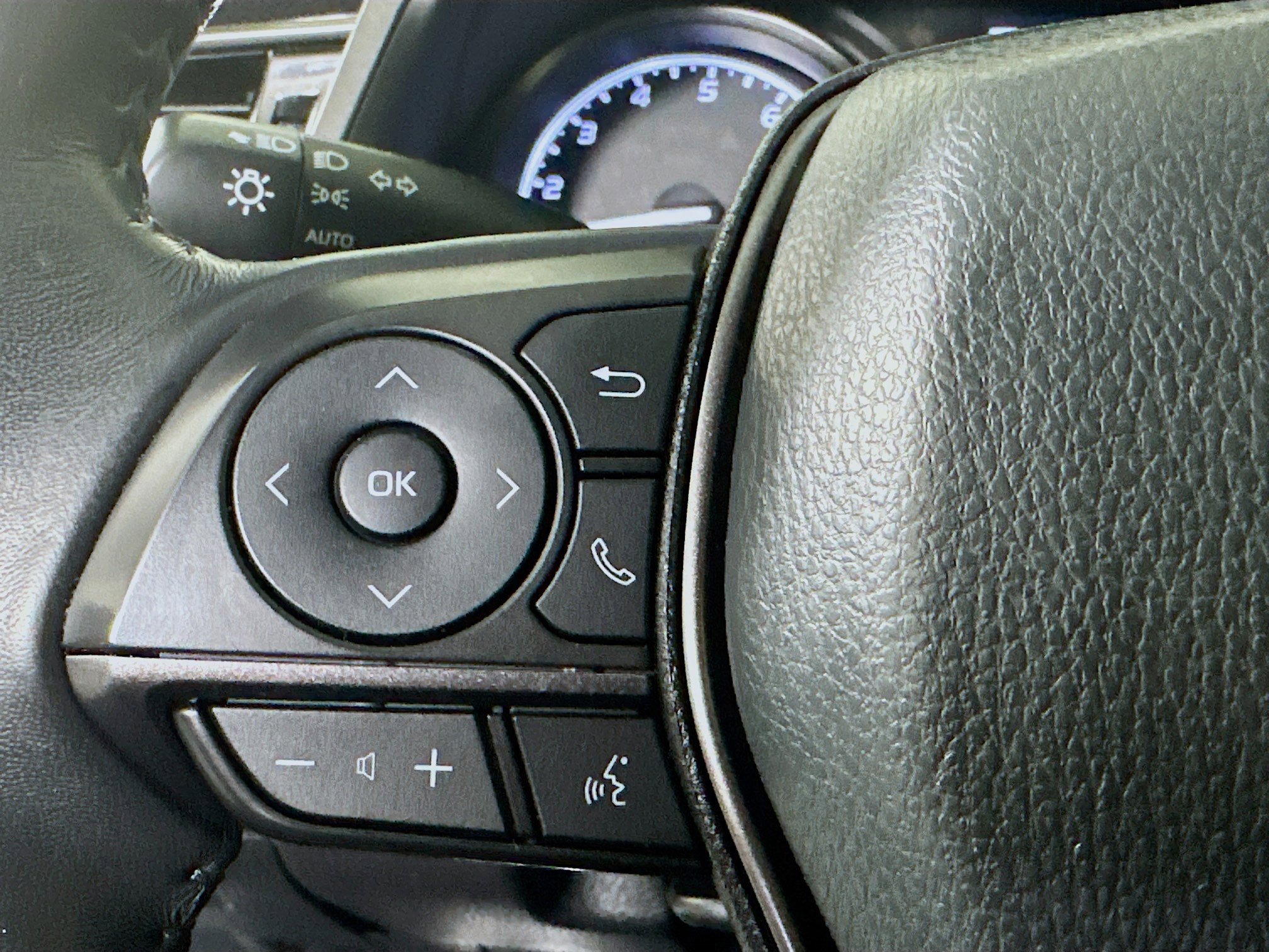 Used 2022 Toyota Camry SE image 16