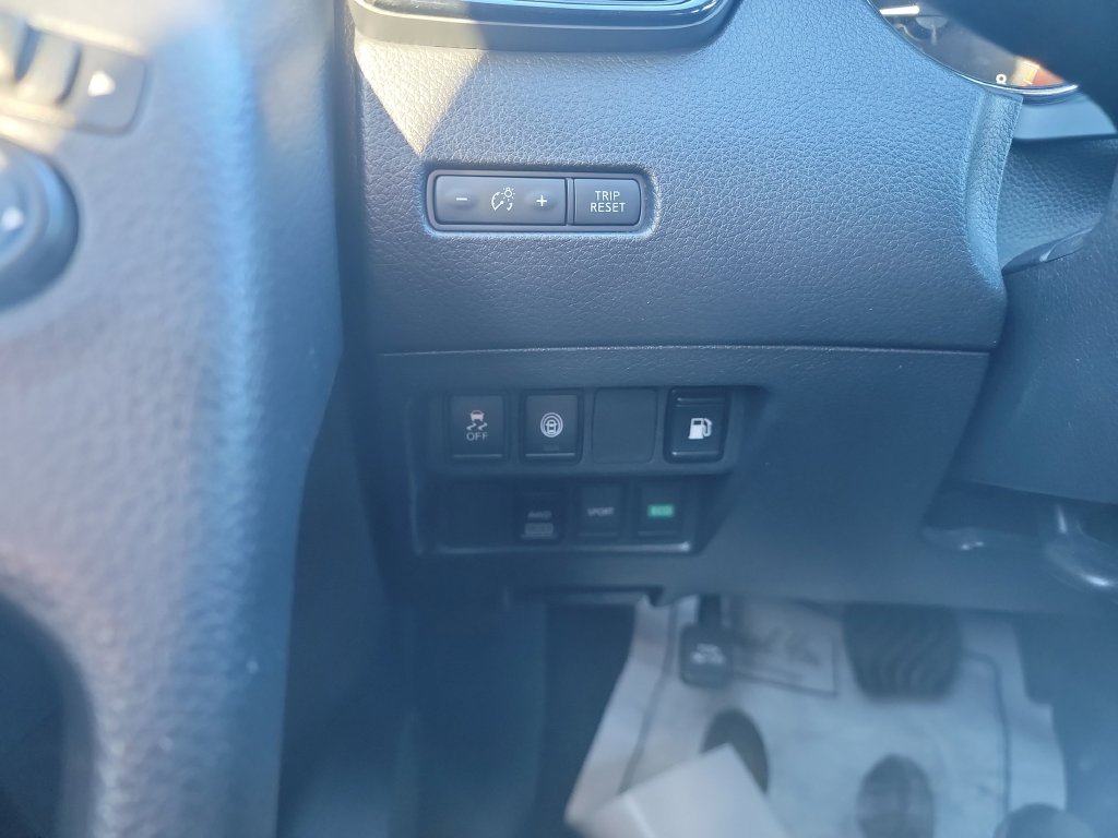 Used 2020 Nissan Rogue S AWD/4WD image 18