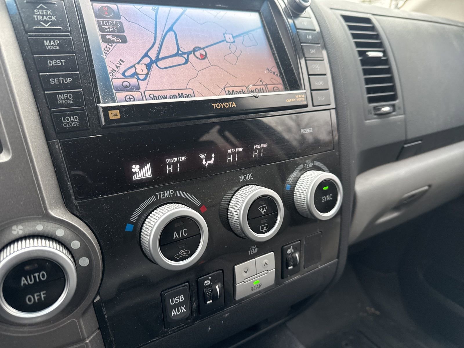 Used 2010 Toyota Sequoia Limited image 19