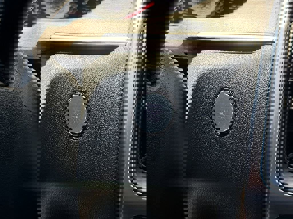 Certified 2023 Kia Sorento S w/ Panoramic Sunroof Package image 28