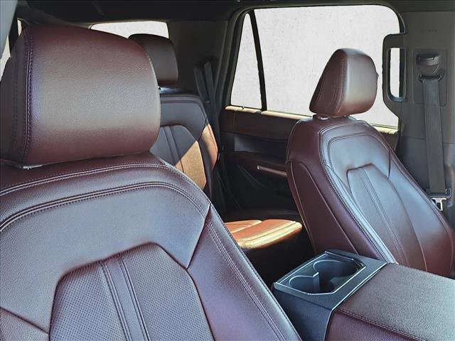 Used 2024 Ford Expedition Limited image 23