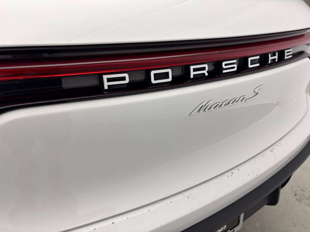 Certified 2023 Porsche Macan S AWD/4WD image 11
