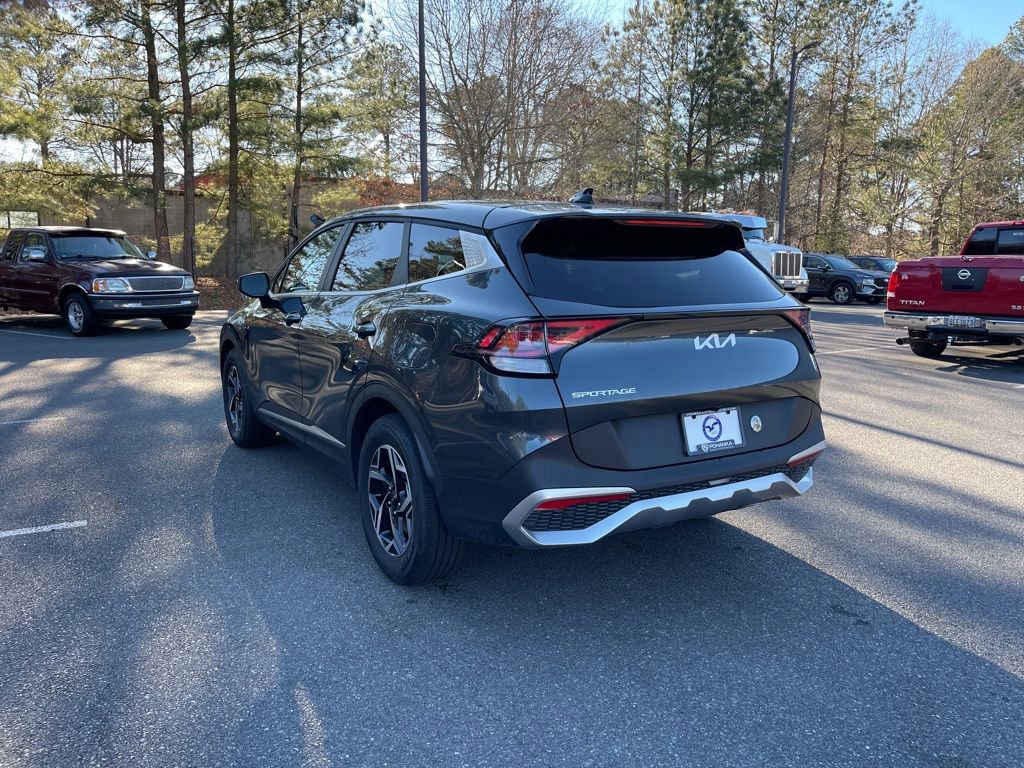 Used 2024 Kia Sportage LX image 7