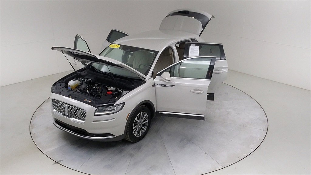 Used 2023 Lincoln Nautilus AWD w/ Premium Package image 40