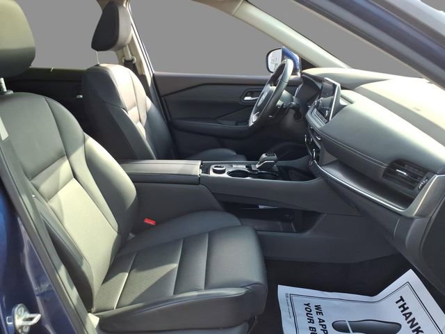 Used 2023 Nissan Rogue SV w/ SV Premium B Package image 13