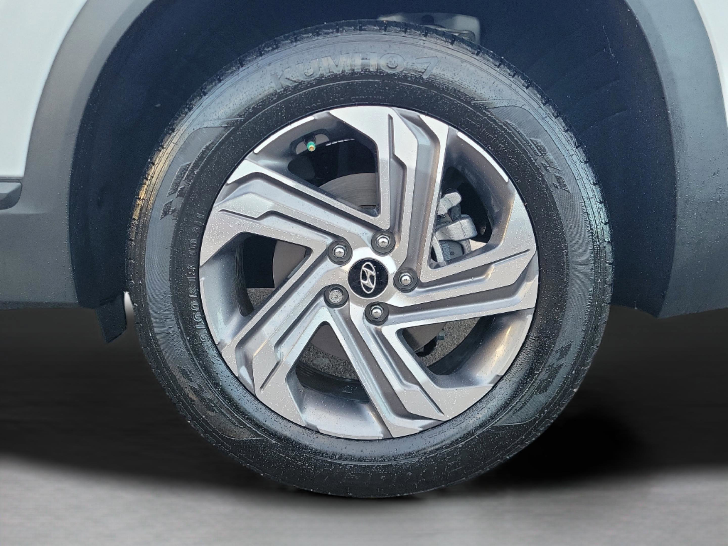 Used 2023 Hyundai Santa Fe SE image 5