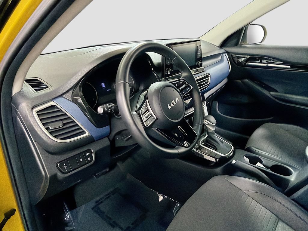 Used 2023 Kia Seltos S AWD/4WD image 11