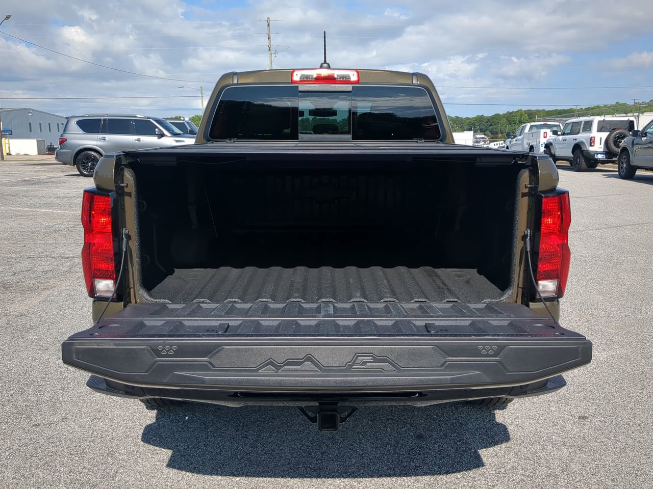Used 2024 Chevrolet Colorado Trail Boss w/ Technology Package AWD/4WD image 11