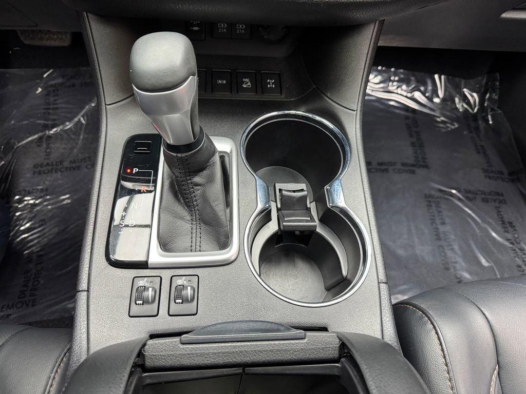Used 2018 Toyota Highlander XLE image 18