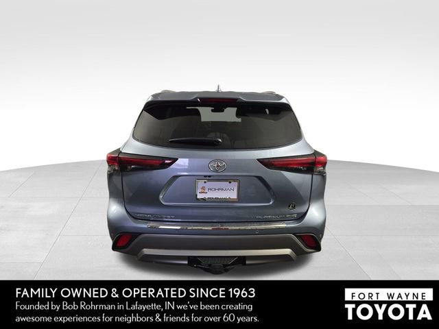 Used 2024 Toyota Highlander Platinum AWD/4WD image 8