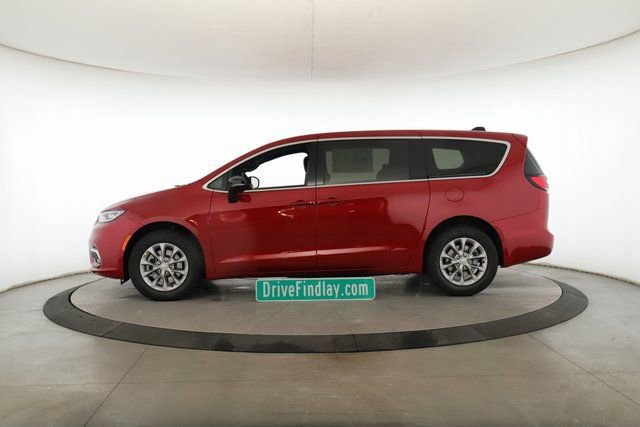 New 2026 Chrysler Pacifica Select image 9