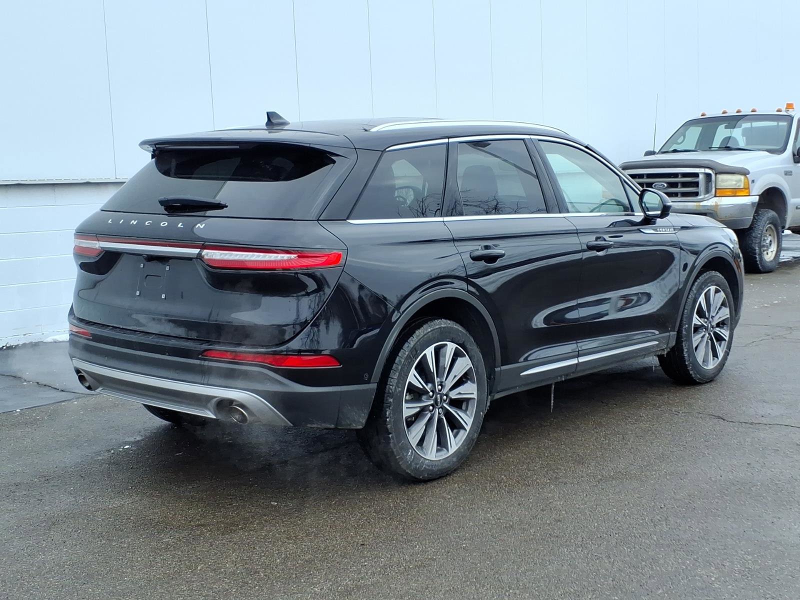 Certified 2022 Lincoln Corsair Reserve w/ Equipment Group 201A image 6