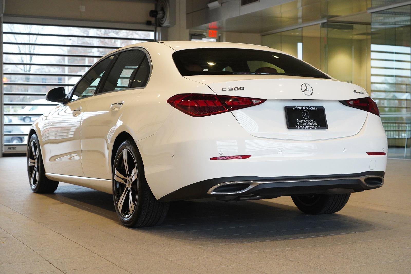 Used 2025 Mercedes-Benz C 300 4MATIC Sedan image 5