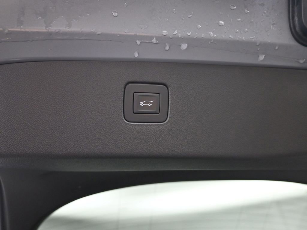 Used 2024 Buick Envista Sport Touring w/ Convenience I Package image 11